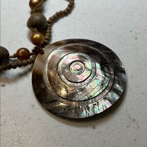 Elegant Shell Pendant Necklace